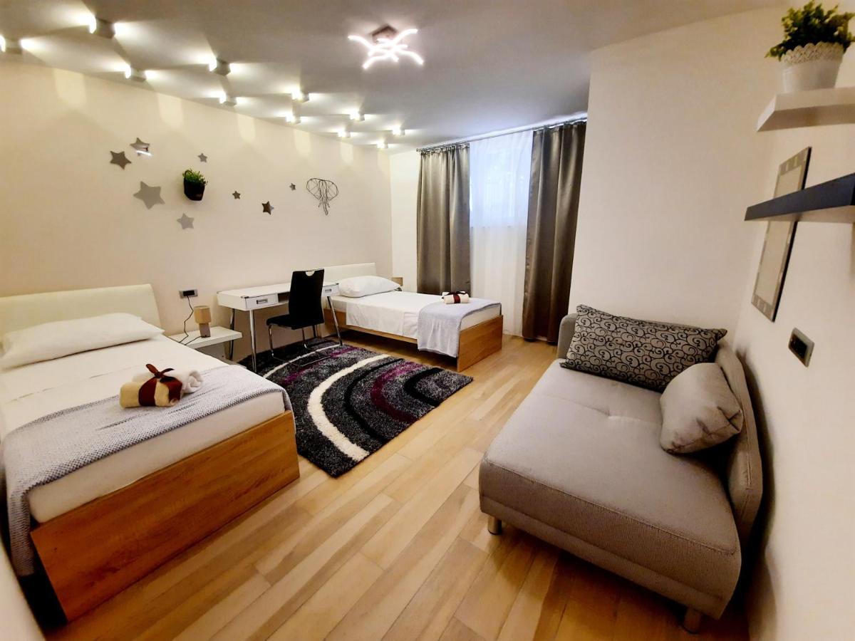 Split Symphony Garden: Modern, New Apartment Dış mekan fotoğraf